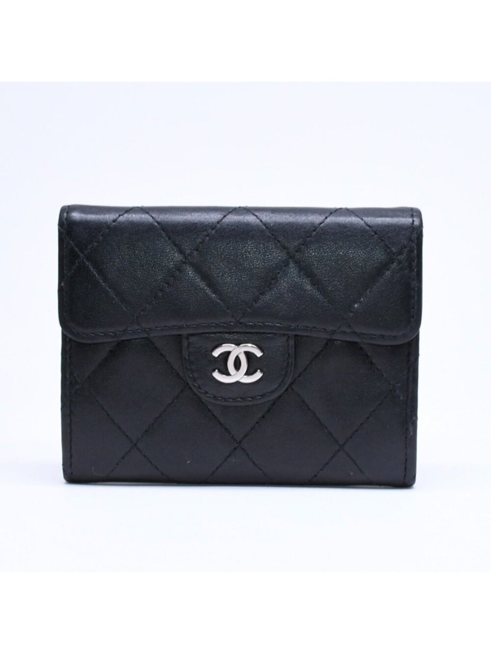 Chanel Quilted Coin Card Holder Purse CC Logo Lambskin Silver